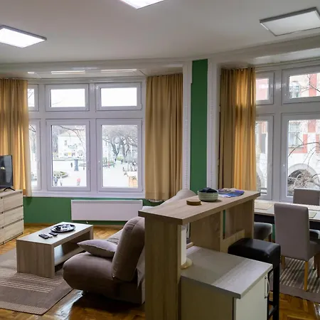 アパート Prica スボティツァ